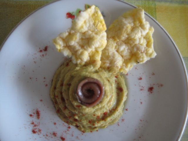 receta de paté de garbanzos, aguacate, queso y anchoa