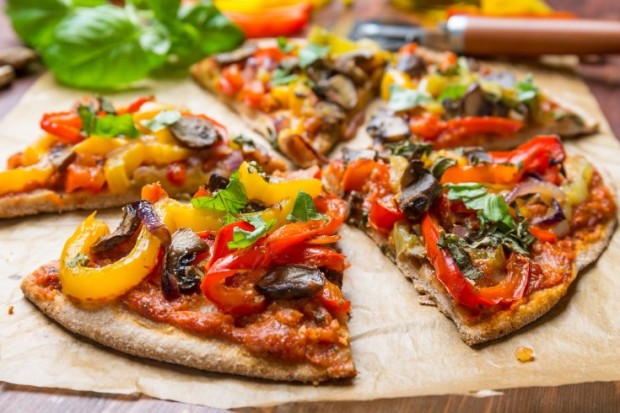Recetas veraniegas saludables Pizza integral de vegetales