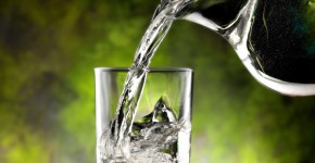 jarra de agua alcalina